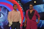 Akshay Kumar, Salman Khan on the sets of Big Boss in Lonavla, Mumbai on 7th Dec 2012 (20).JPG